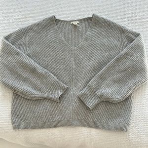 H&M chunky gray knit oversized v-neck sweater size M